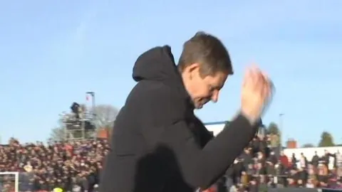 拜仁租将申克对格纳布里受伤致歉：计划亲自拜访慰问